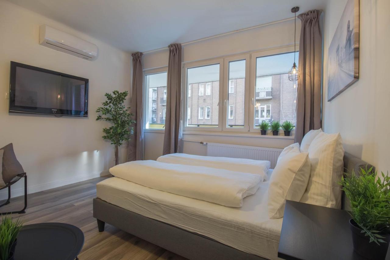 Standard Apartment By Hi5 - Madach Budapest Exterior photo
