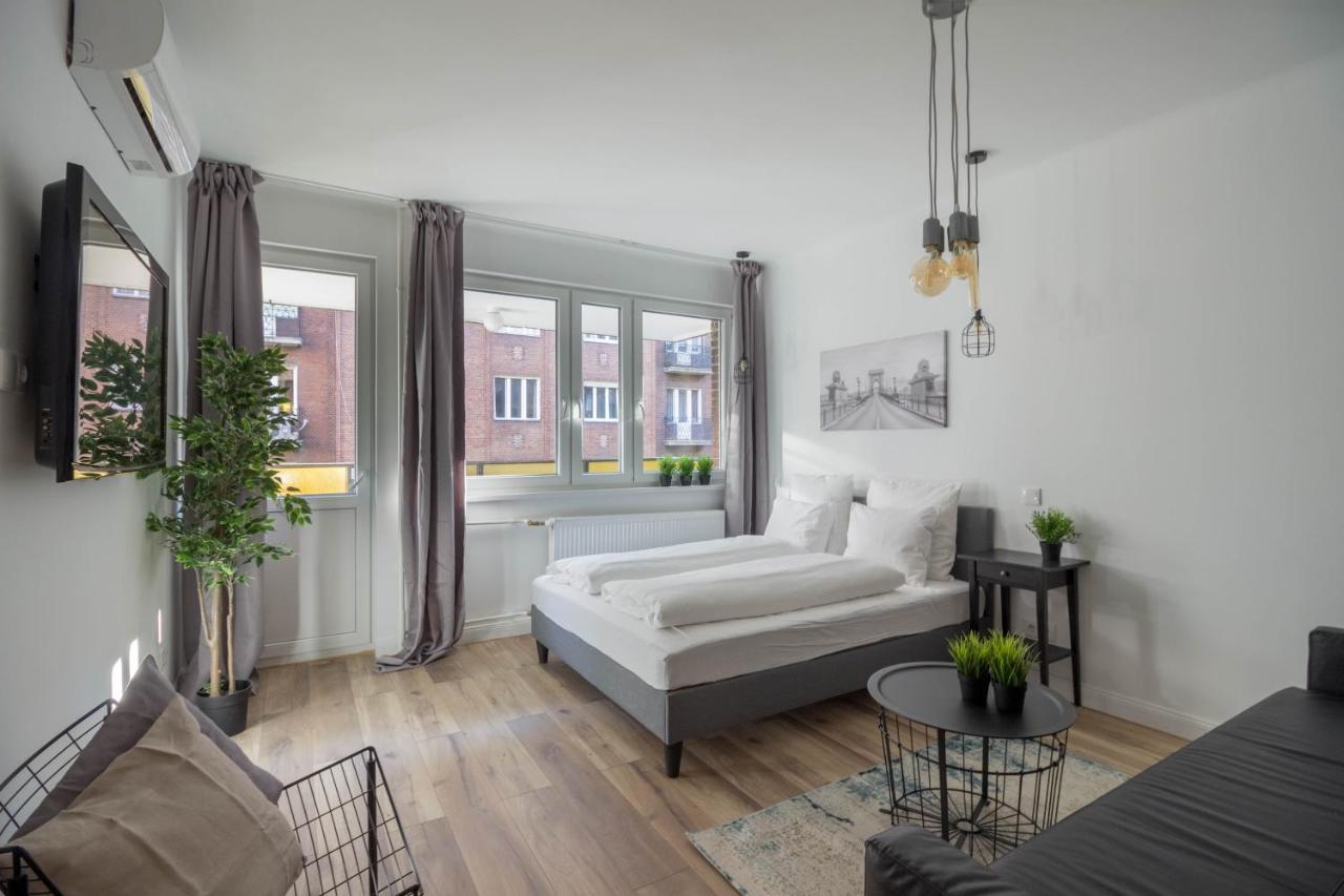Standard Apartment By Hi5 - Madach Budapest Exterior photo