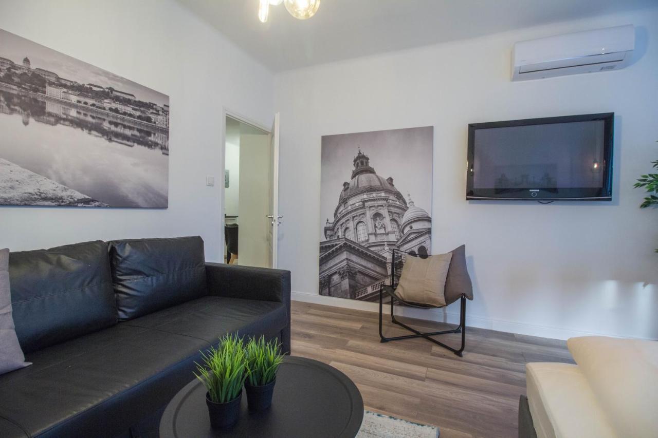 Standard Apartment By Hi5 - Madach Budapest Exterior photo
